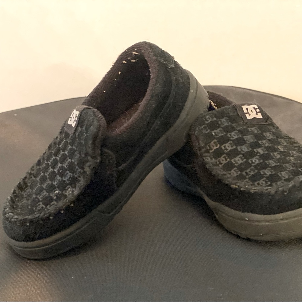 DC Shoes Villain 2 Slippers Black Matte and Black Gloss Toddler size 5